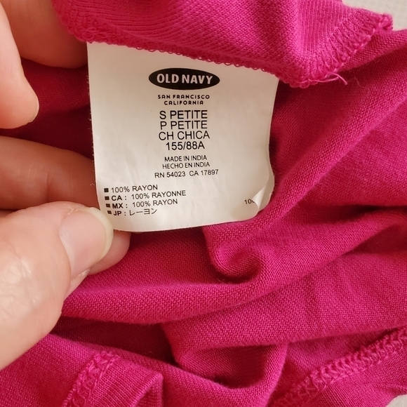 1313 * Old Navy Drape Keyhole Front Sleeveless Top Magenta Size S - Picture 4 of 8